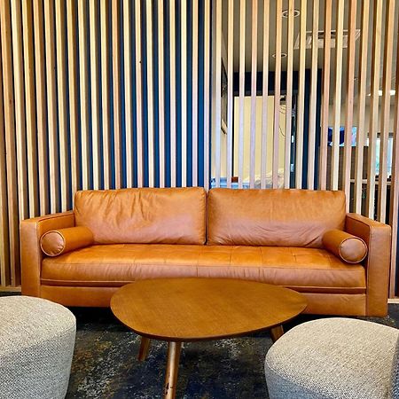 Howard Johnson By Wyndham Winnipeg West Exterior foto